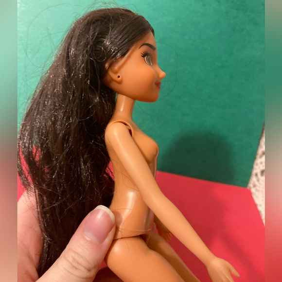 Hasbro Elena of Avalor Disney Fashion Doll - Buy 1, Get 2 FREE - Picture 5 of 7